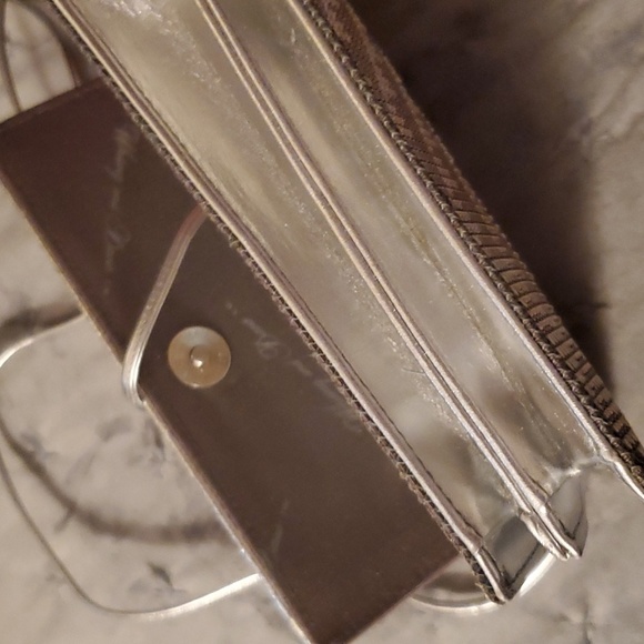 Whiting and Davis mesh clutch - Picture 5 of 10